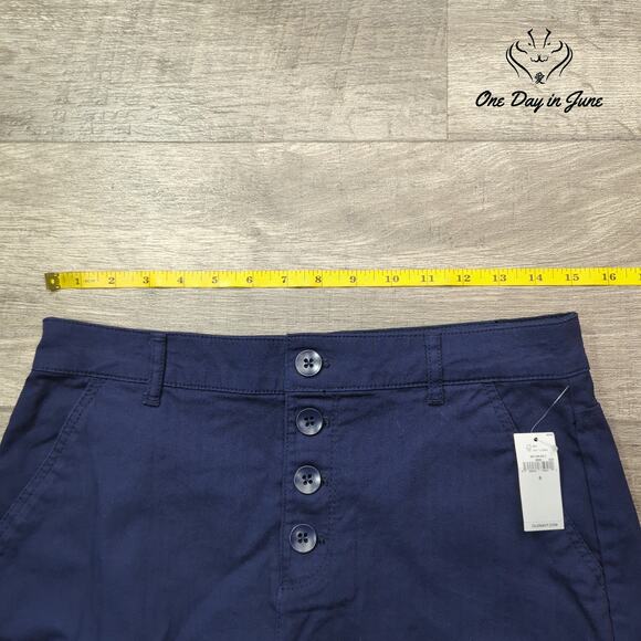 Old Navy Flat Front Shorts Size 6 - Picture 3 of 7